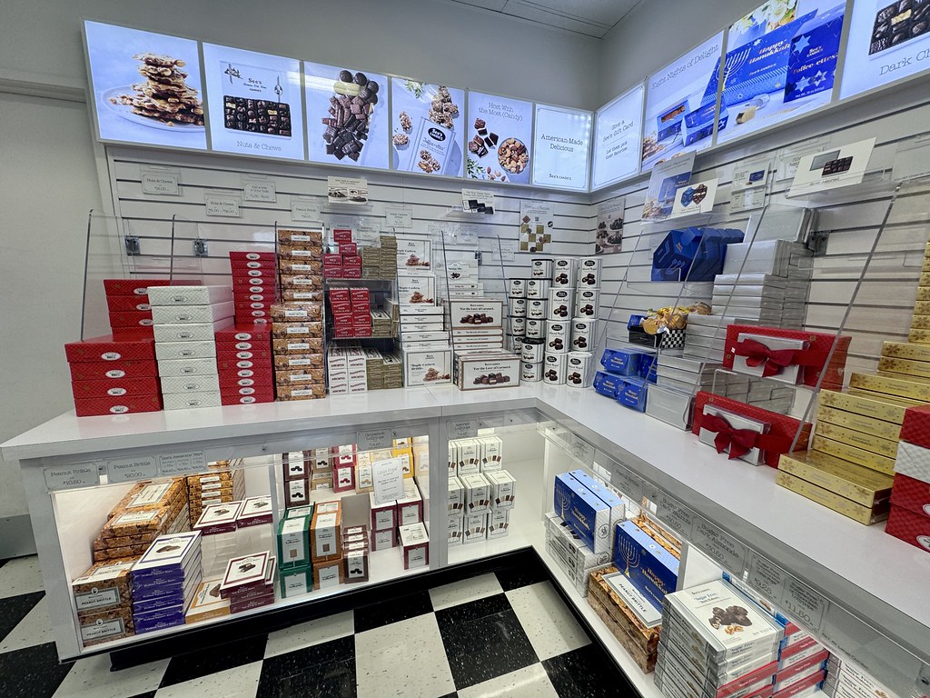 Colorful custom retail packaging boxes
